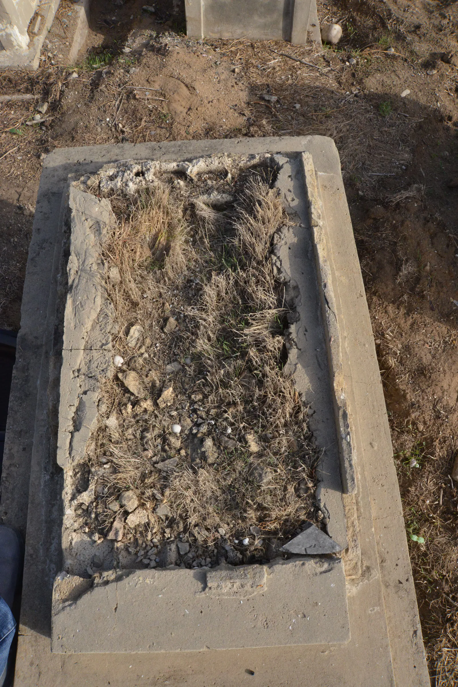 Tomb A18 for Youssef LEVY BASSAL, photograph 2 at the Jewish Cemetery of Saida