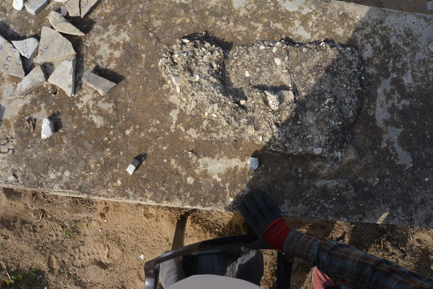 Tomb B5 for Farideh LEVY, photograph 2 at the Jewish Cemetery of Saida