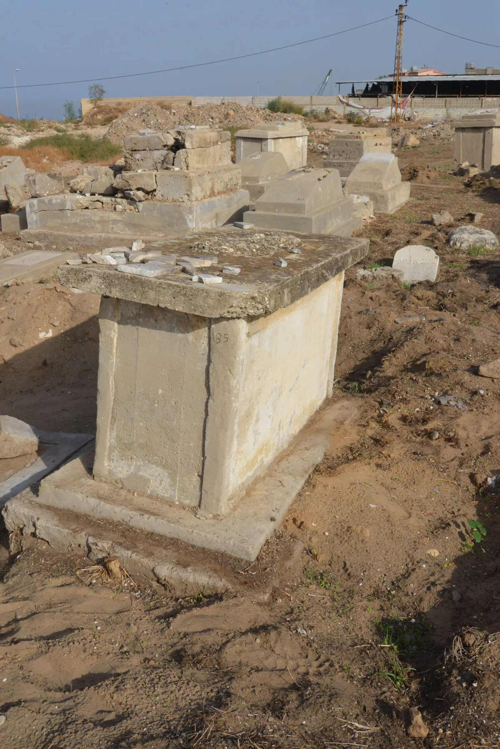 Tomb B5 for Farideh LEVY, photograph 6 at the Jewish Cemetery of Saida