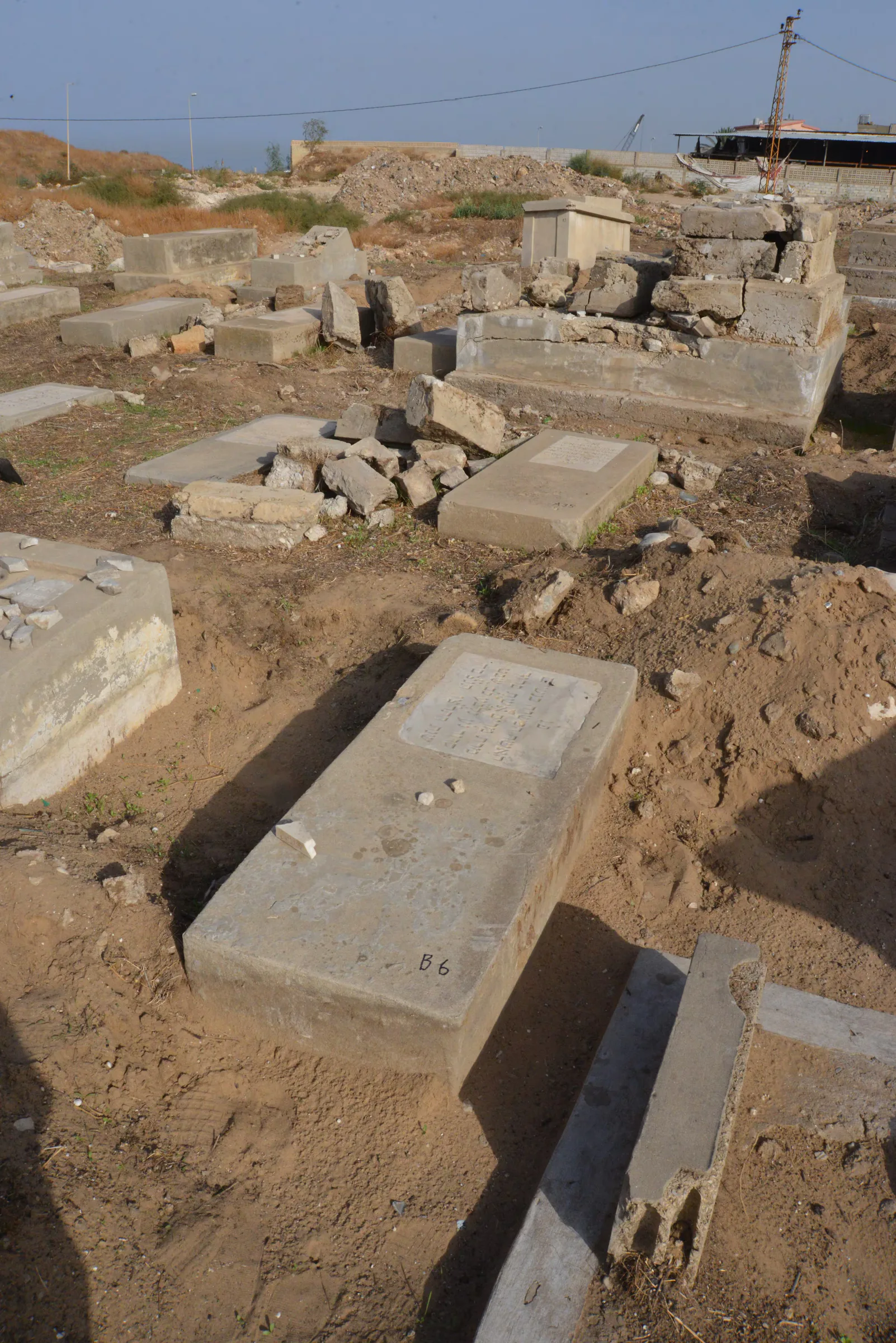 Tomb B6 for Miryam SROUR, photograph 5 at the Jewish Cemetery of Saida
