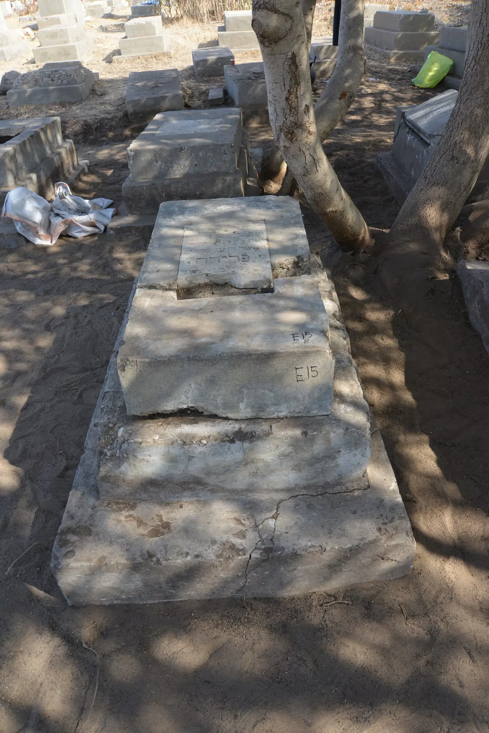 Tomb E15 for Farideh BALACIANO, photograph 4 at the Jewish Cemetery of Saida