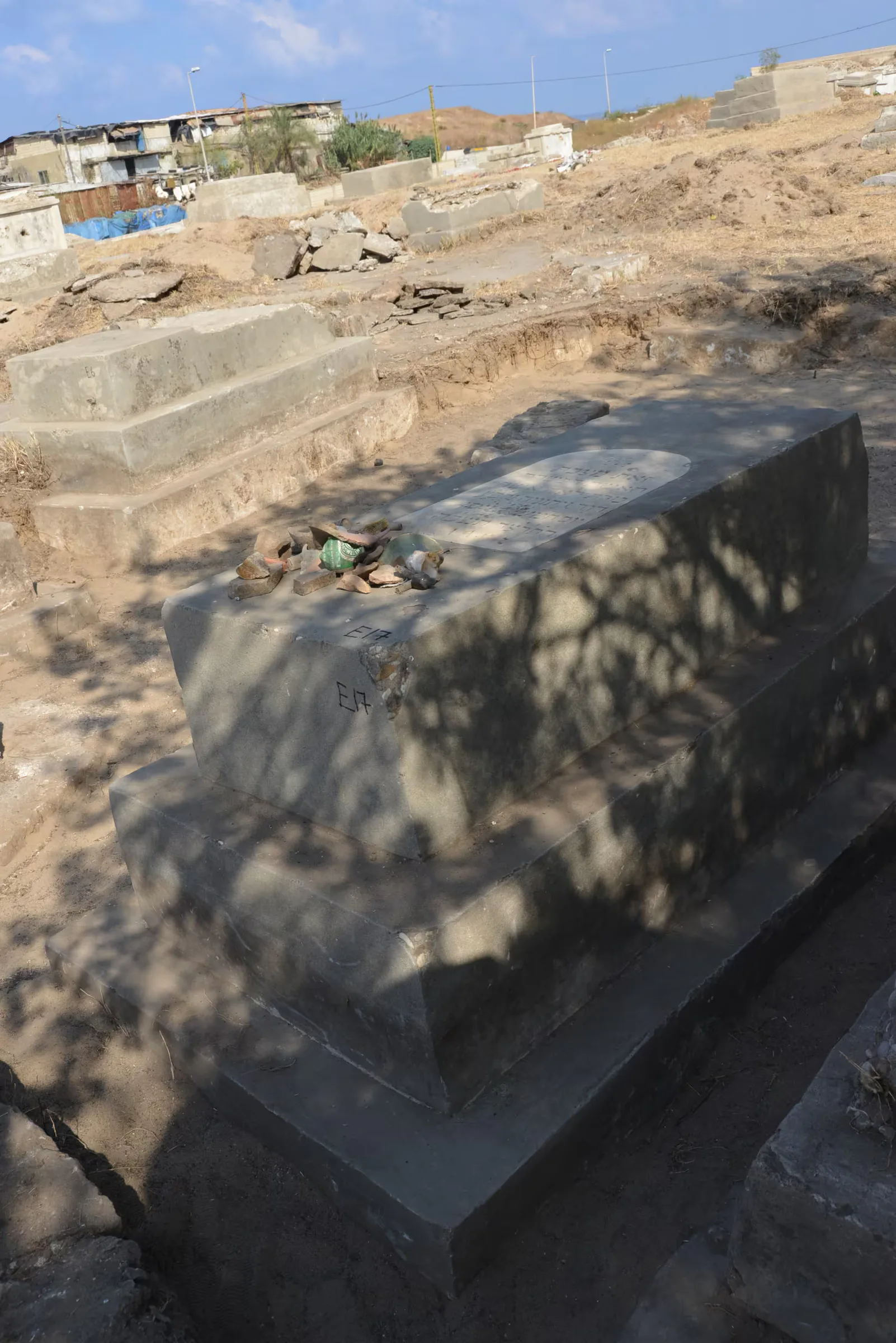 Tomb E17 for Lea ZEITOUNI, photograph 6 at the Jewish Cemetery of Saida