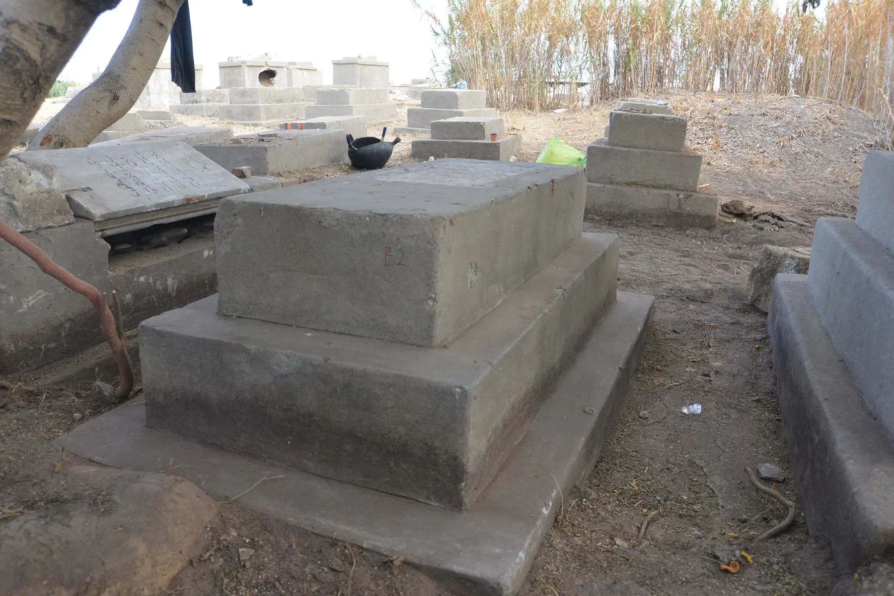 Tomb E2 for Farideh SAFDIEH, photograph 5 at the Jewish Cemetery of Saida
