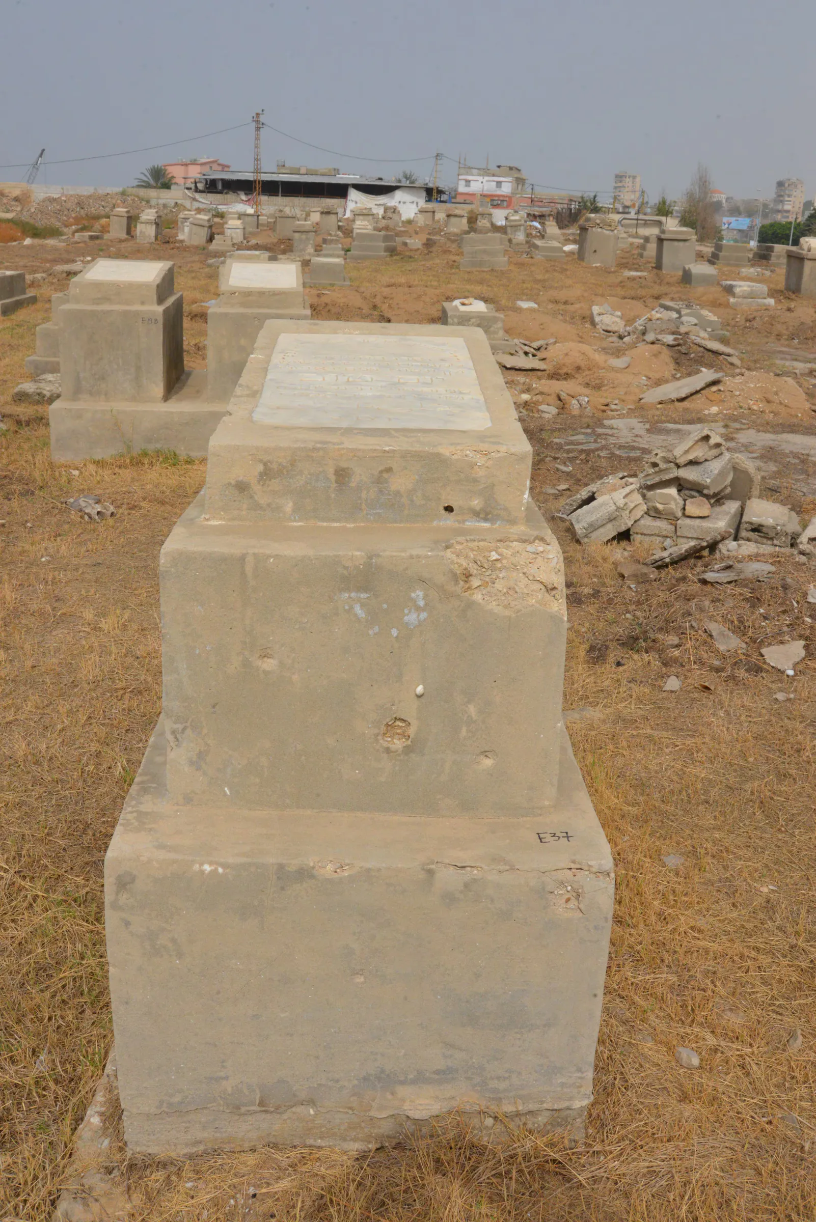 Tomb E37 for Yomtov POLITI, photograph 3 at the Jewish Cemetery of Saida